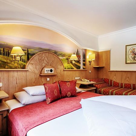 Hotel NeuhinterТукс Екстериор снимка