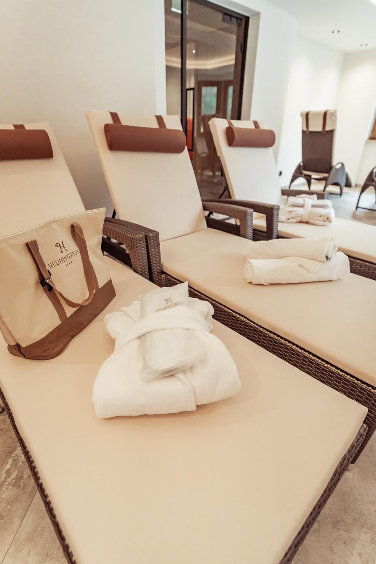 Hotel NeuhinterТукс Екстериор снимка